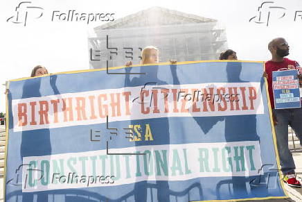 US Supreme Court hears President Trump's challenge to birthright citizenship