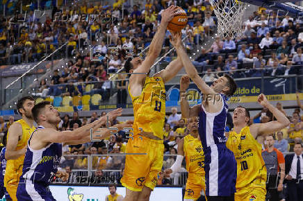 Dreamland Gran Canaria vs Valencia Basket