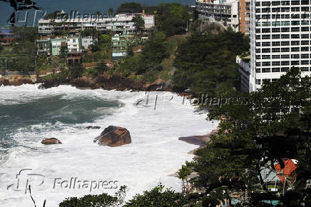 Ressaca do mar no Rio de Janeiro.