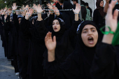 Shi'ite Muslims gather to mark Ashura in Istanbul