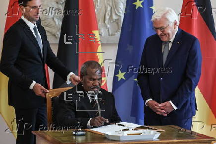 Papua New Guinea's Governor General Bob Dadae visits Berlin