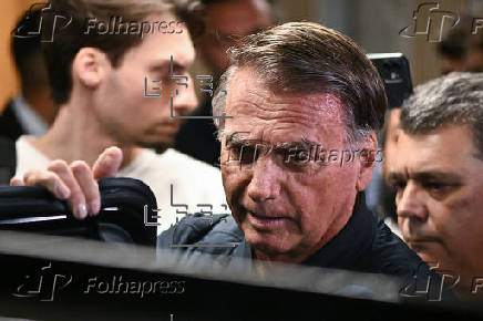 Jair Bolsonaro enfrenta nuevas restricciones por investigación en Brasil