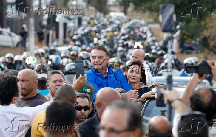 Bolsonaro participa de motociata em apoio, em Brasília