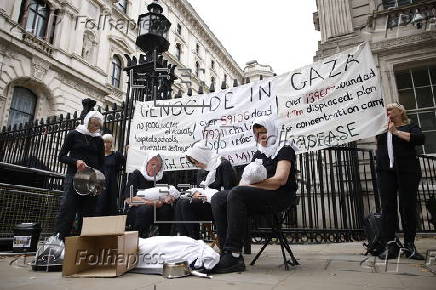 Pro-Palestine protest as British government meets to discuss Gaza crisis