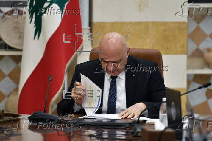 Lebanese government discusses weapon centralization in the army
