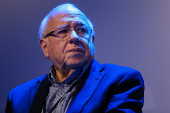 Luis Fernando Verissimo durante debate no evento Folha 95 Anos