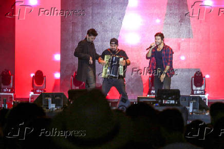 Show do cantor Munhoz & Mariano na Festa Junina no Centro Esportivo Tietê em São Paulo