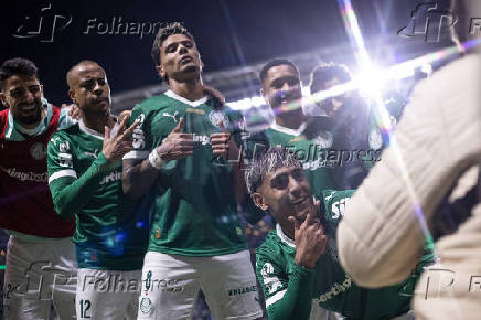 Partida entre Palmeiras e Mirassol pelo Campeonato Brasileiro 2025