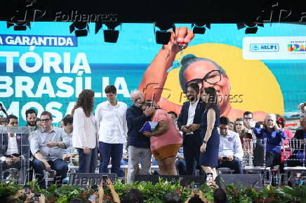 Lula entrega títulos de posse no Recife