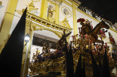 Sevilla disfruta de una 'Madrugá' plena marcada por la devoción y la emoción