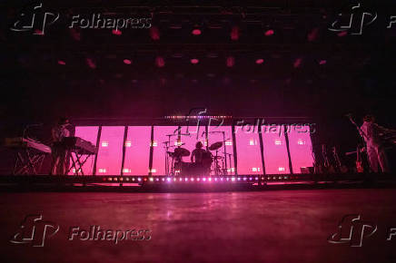 Air encerra o sábado de shows do c6 fest
