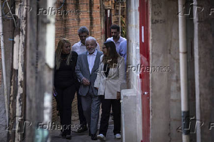 Lula visita favela do Moinho
