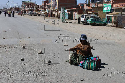 Organizaciones de El Alto bloquean calles y exigen solución a crisis económica de Bolivia