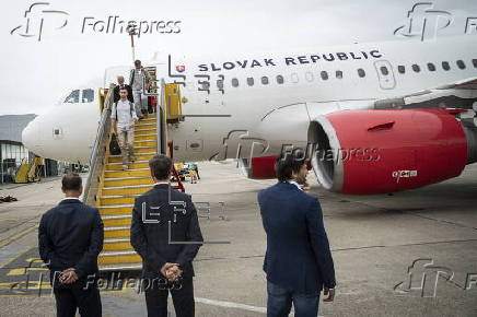 People evacuated from Middle East arrive in Slovakia