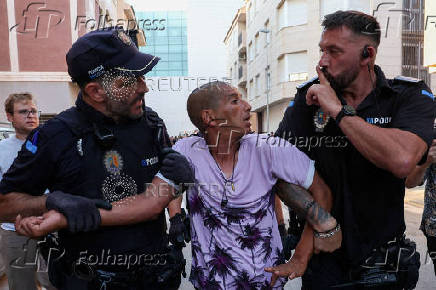 Anti-migrant unrest following attack on elderly man by unknown assailants, in Torre Pacheco