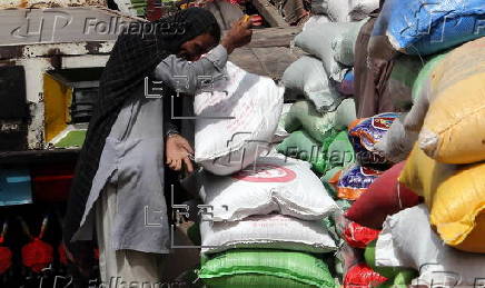 Surging food prices and rising inflation are reshaping Pakistani grocery markets
