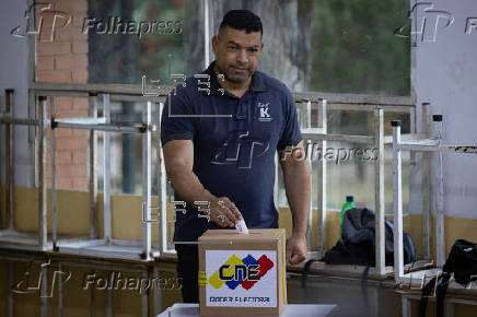 Maduro llama a los venezolanos a votar en un 