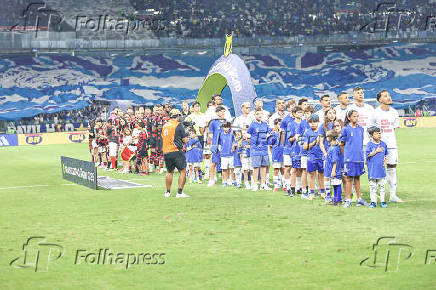 CRUZEIRO X FLAMENGO CAMPEONATO BRASILEIRO A MINEIRÃO