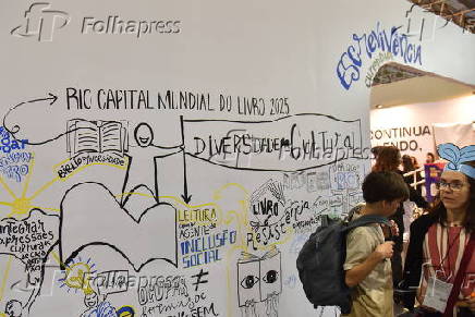 Movimentação da bienal do livro nesta terça-feira (17) no rio de janeiro.