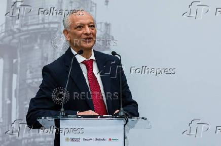 Mexican government presents plan for state oil company Pemex