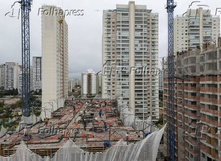 Construção de prédios na Vila Leopoldina