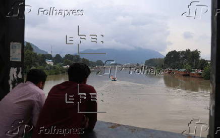 Water level rises in River Jhelum in Srinagar