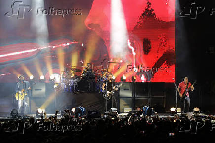 O vocalista Chad Kroeger, do Nickelback, durante show