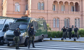 Controles en buses y fuerte despliegue policial por marcha en apoyo a Cristina Fernández