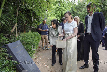 Una placa incorpora a la mexicana Coral Bracho al jardín de poetas con el Premio Lorca