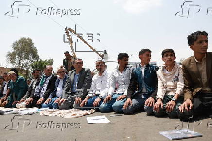 Yemenis perform Istisqa rain prayer due to drought