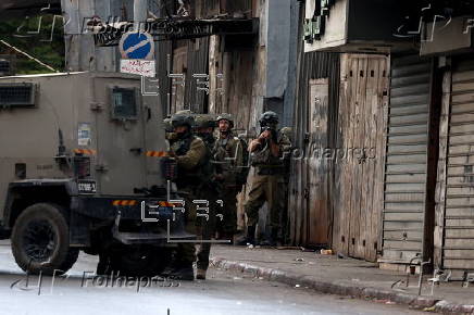 Several wounded during Israeli army operation in the West Bank city of Nablus