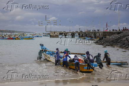 Bad weather and high waves warning for Bali