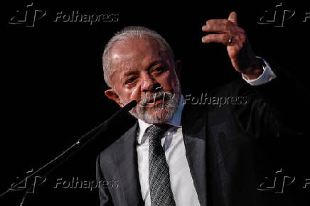 Lula participa da Marcha dos Prefeitos em Brasília