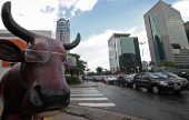 Vaca durante a Cow Parade, na avenida