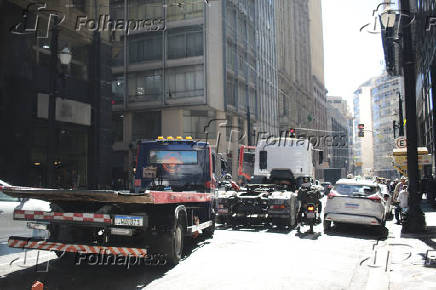 Guinchos fazem protesto no Centro de SP