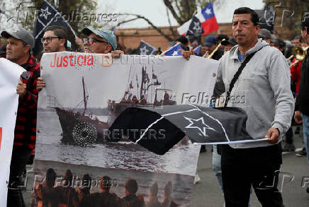Protest against a law that would increase quotas for industrial fishing companies, in Valparaiso