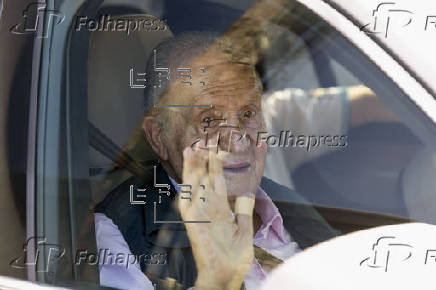 El rey Juan Carlos I abandona Sanxenxo