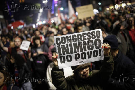 Protesto pela Taxação dos Super-Ricos