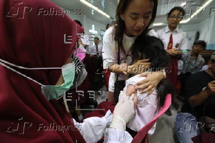 Cervical cancer and rubella vaccination for school children in Aceh