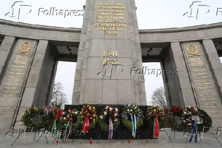 Vista do Memorial de Guerra Soviético no Tiergarten, região central de Berlim