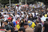 Ciudadanos y sindicatos se manifiestan a favor de la reforma laboral en Colombia