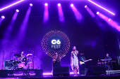 A cantora Agnes Nunes, se apresentou com o convidado Xamã na 3° Edição do C6