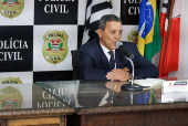 Coletiva de imprensa com delegado Demacro sobre caso Vitória