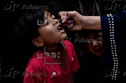 Polio vaccination campaign in Pakistan