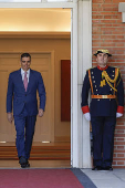 El presidente del Gobierno, Pedro Sánchez, recibe al presidente de Chipre, Nikos Christodoulides.