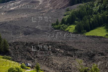 Swiss village almost buried after collapse of glacier