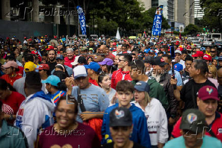 Chavistas marchan en Venezuela en respaldo a Maduro ante 