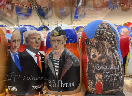 Las figuras de Putin y Trump animan la venta en tiendas de souvenirs rusas antes de cumbre