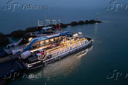 Illuminated ferry starts operating in Hungary