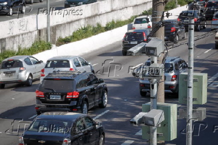Radares na avenida Moreira Guimarães na zona sul de São Paulo